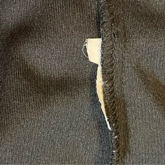 Jaanuu •  V Neck Mesh Panel Scrub Top Zip Pockets D Ring Black - L - Picture 9 of 9